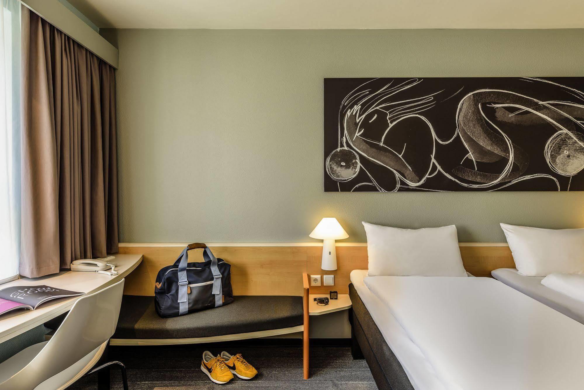 B&B Hotel Lille Roubaix Centre Grand-Place Esterno foto